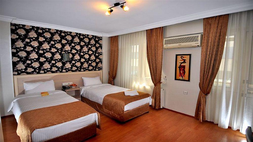 Mini hotel Izmir Exteriör bild