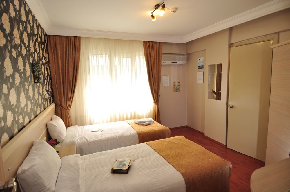 Mini hotel Izmir Exteriör bild