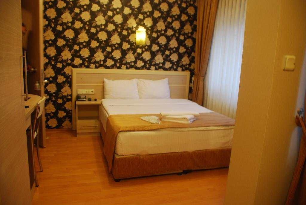 Mini hotel Izmir Exteriör bild